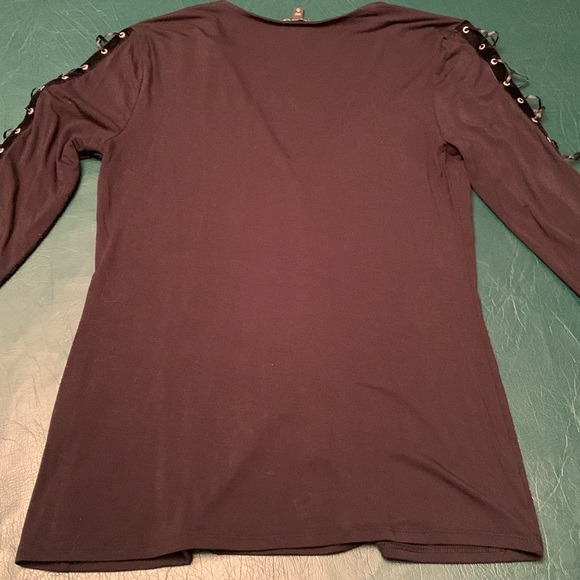 Express BLACK V-Neck stretchy Long Sleeve top with cute arm detail - Picture 5 of 8